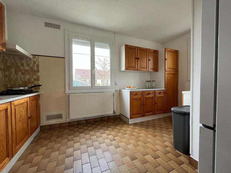 Maisonnette - Jardin Exterieur Champagne-sur-Seine Exterior foto